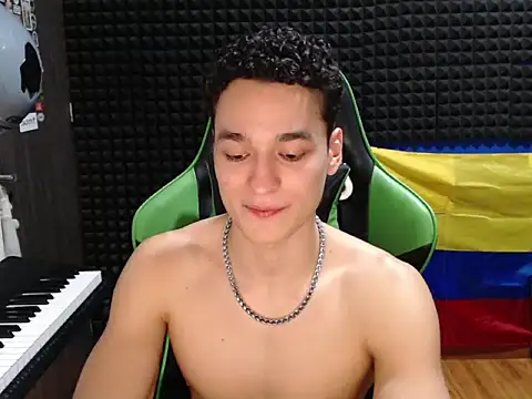Gymbro42 live cam on StripChat