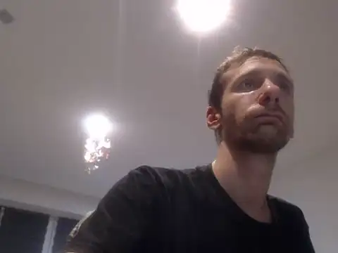 iLoveElusiveCats live cam on StripChat