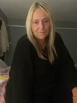 Blondnboujee53 live cam preview