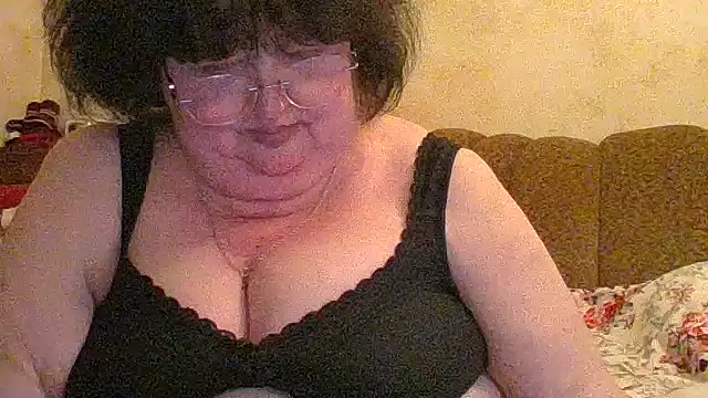 MilaSky5303 live cam on StripChat