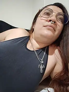 samm_curvy