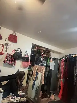 Motherbigbus live cam preview