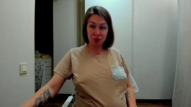 PregnantEva