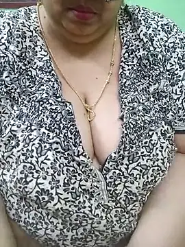 Tamil-mayasri live cam on StripChat