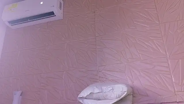 nina_bae webcam