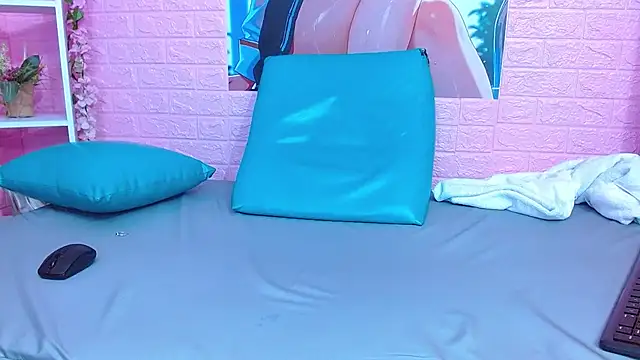 adricristalmar webcam stripchat model stream image