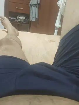 ScuffingBungalow live cam on StripChat