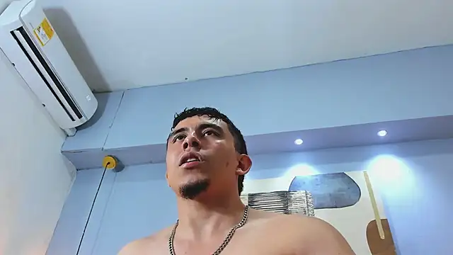 Eross_Santy live cam on StripChat
