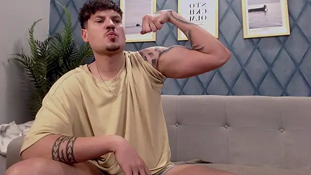 marioalessio live cam on StripChat