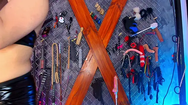 Mistress_lexi_bdsm live sex cam
