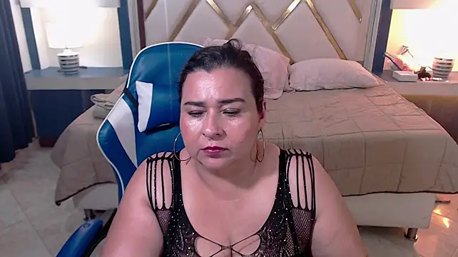 katiusca_rm webcam stripchat model stream image