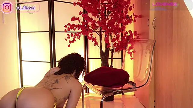 liliwatsonj live cam on StripChat