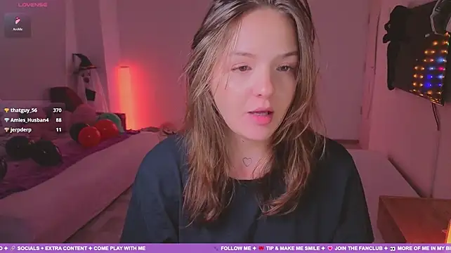 -Meowy- live cam on StripChat