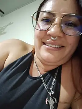 samm_curvy