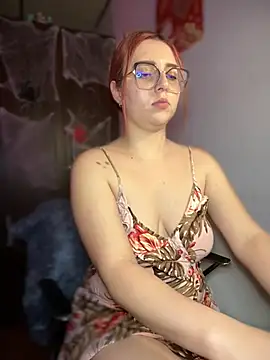 CoraVibes live cam on StripChat