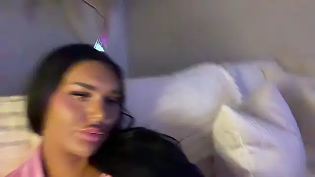 BIGBOOTYELLIEXXX