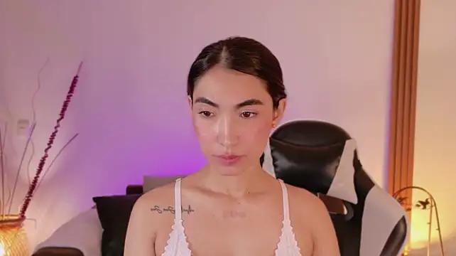 MeganHanson live cam on StripChat