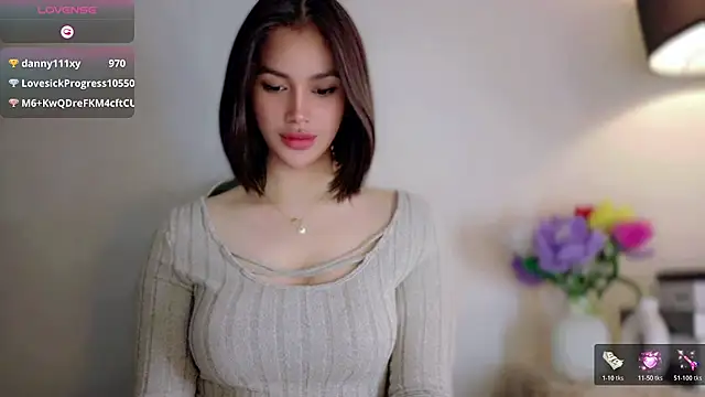 Cutee_Anna live cam on StripChat