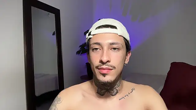 Noah_and_Steven live cam on StripChat