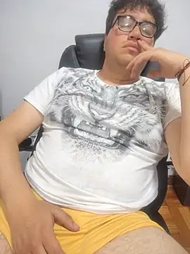 Luter04 live cam on StripChat