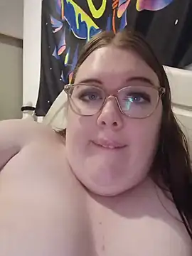 Sexycurvyemilyy