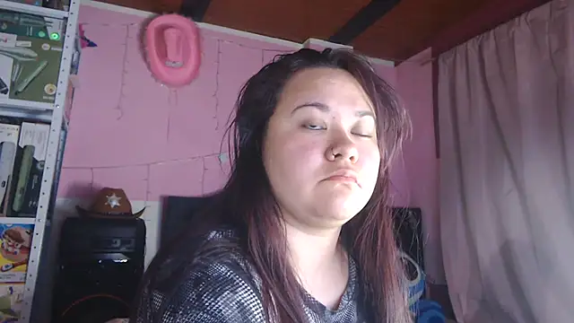 NikkiRous_