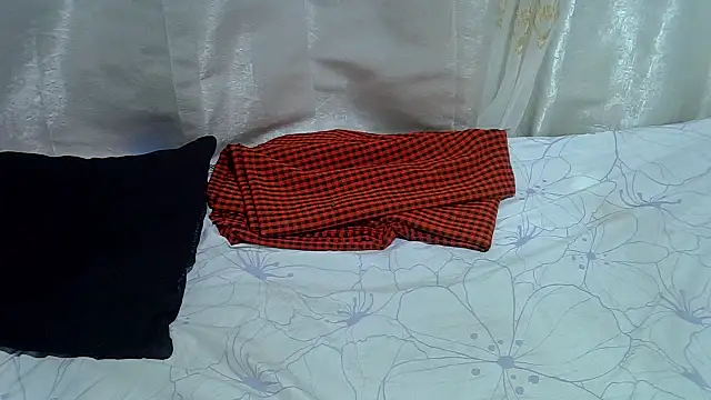 SexxyBee-