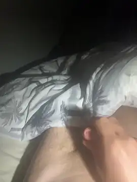 crustyyy1 live cam on StripChat