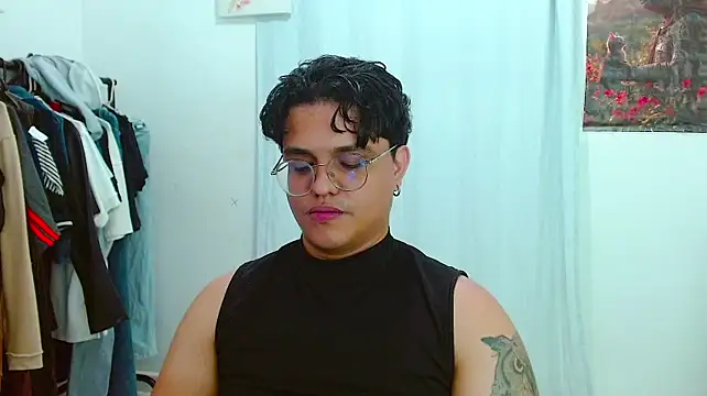 Diane_exotic live cam on StripChat