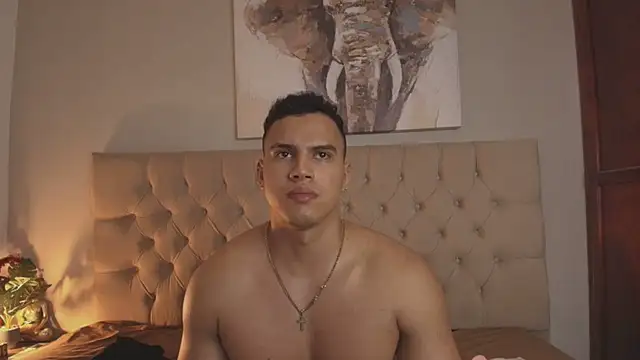 Maxi_and_Ares live cam on StripChat