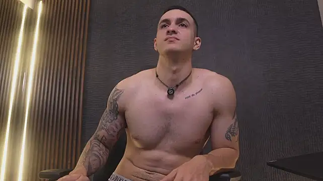 JacksonOlsenn live sex cam