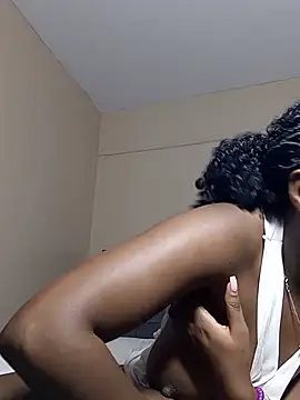hot_Ivy_cuople webcam
