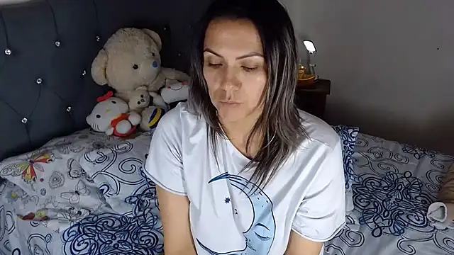 Chantal_hott live cam on StripChat