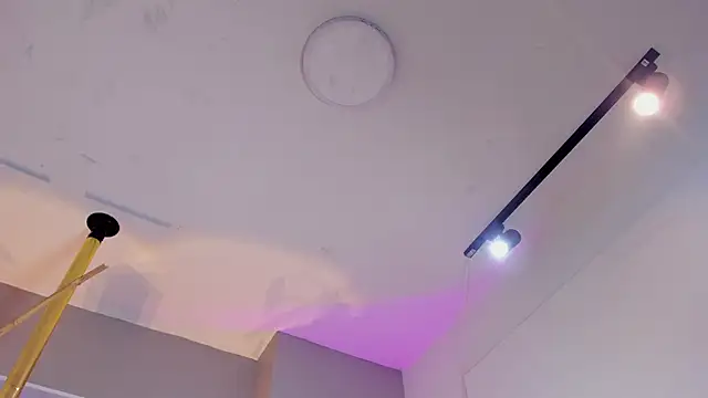 _taylor_black webcam