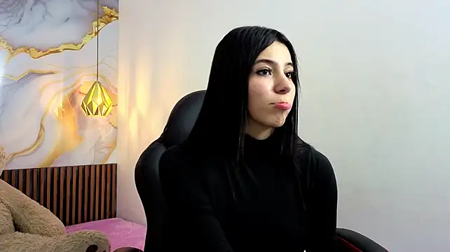 MadissonLewis1
