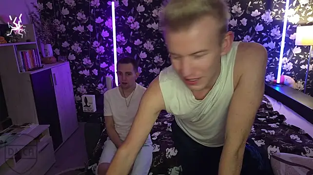 Vuitton live cam on StripChat