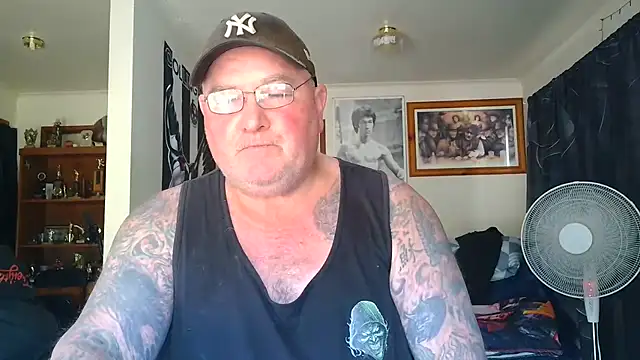 KINKYBLUEYES69 live cam preview
