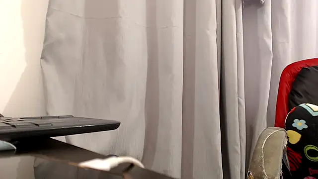 kylie_switch2 webcam