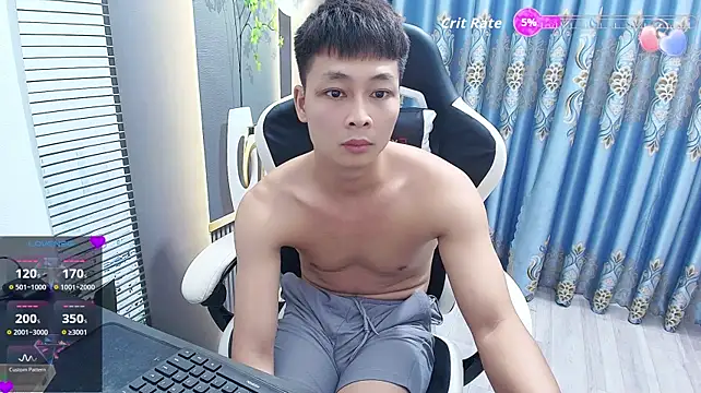 Naughty___asian live cam on StripChat