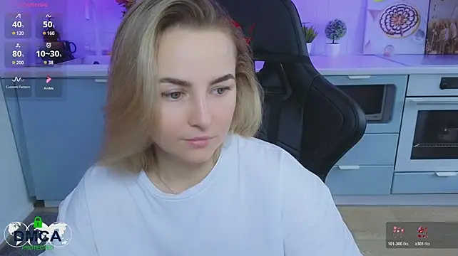 Mira_Mermayd live cam on StripChat