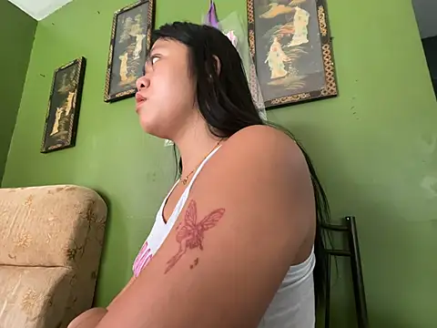 SpicyCassandra live cam on StripChat