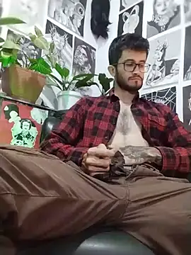 Loggan_donnelly live cam on StripChat