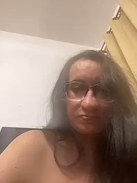 gloria7v05 live cam on StripChat