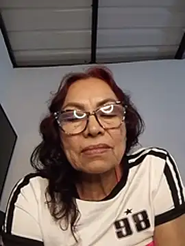 HOT_LATINA20 live cam on StripChat