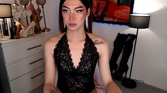 mollygoddess live cam on StripChat