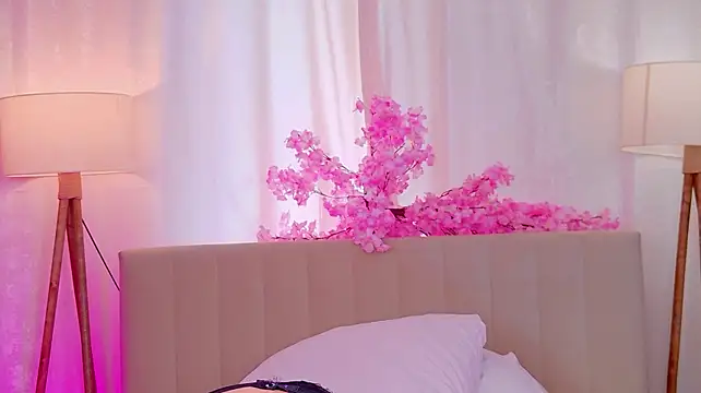MeowthLilu live cam on StripChat