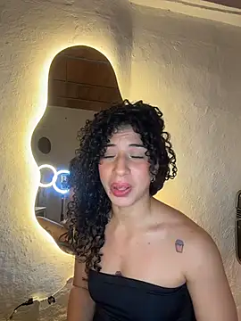 Miily_0 live cam on StripChat