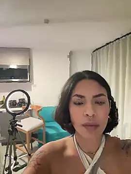 Alice_surprise webcam