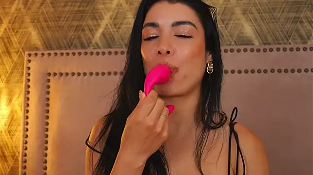ChiaraWillow live cam preview