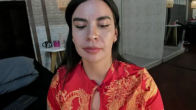 Hannah_Cross
